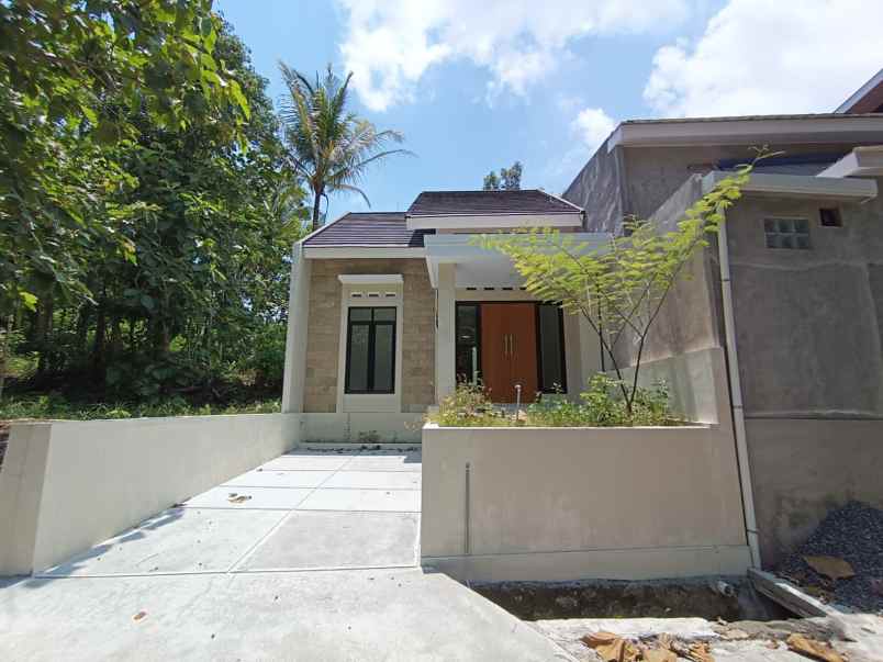 dijual rumah temuwuh lor balecatur kec