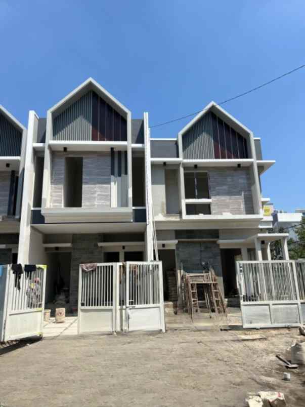 dijual rumah tenggilis tengah