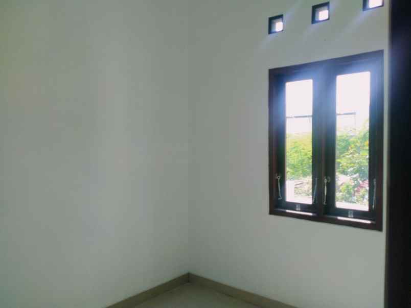 dijual rumah timbuharjo