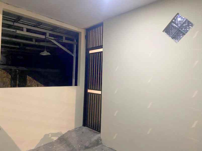 dijual rumah tinggal rumah usaha 10 pintu kosan di