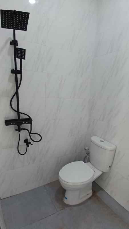 dijual rumah tirtajaya 5 menit stasiun