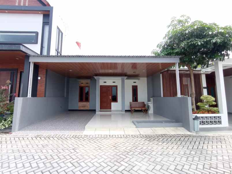 dijual rumah trunuh klaten selatan klaten