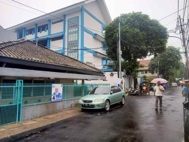 dijual rumah tua seharga njop di petojo jakarta pu