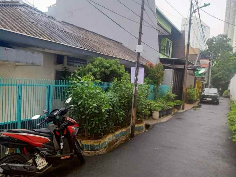 dijual rumah tua seharga njop di petojo jakarta pu