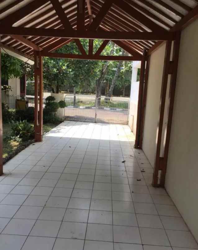 dijual rumah villa bintaro regency