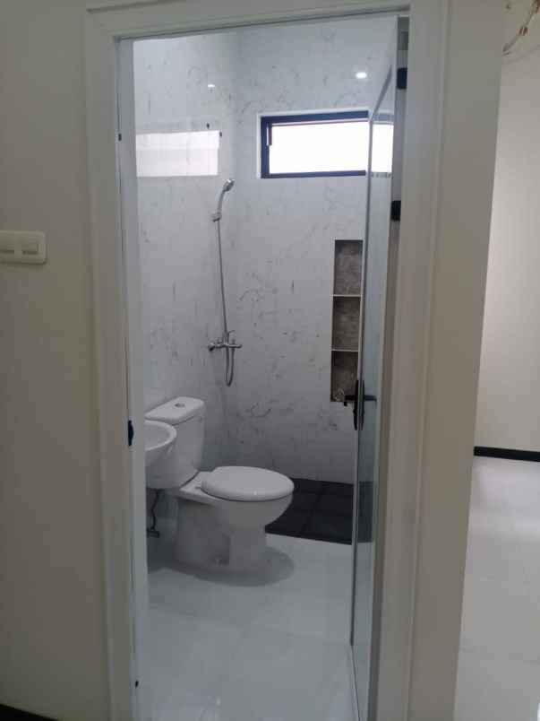 dijual rumah villa kalijudan