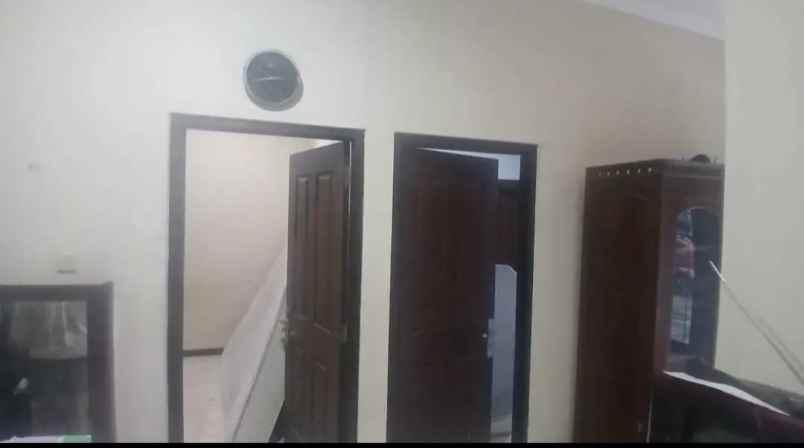 dijual rumah villa krista gedawang