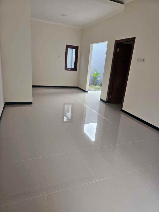 dijual rumah wisma bungurasih