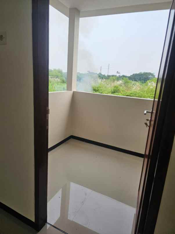 dijual rumah wisma bungurasih