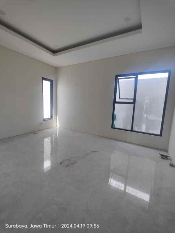 dijual rumah wisma permai barat