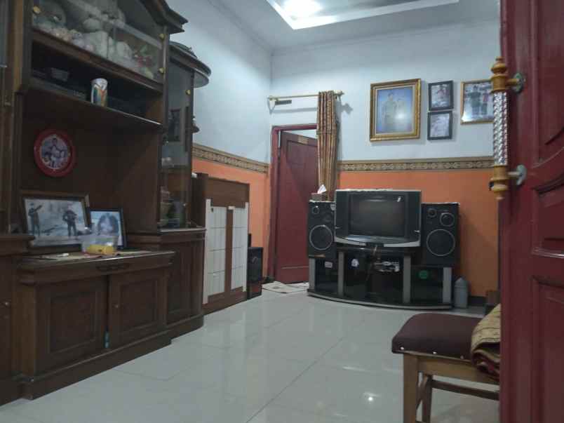 dijual satu unit rumah harga nego tanpa perantara