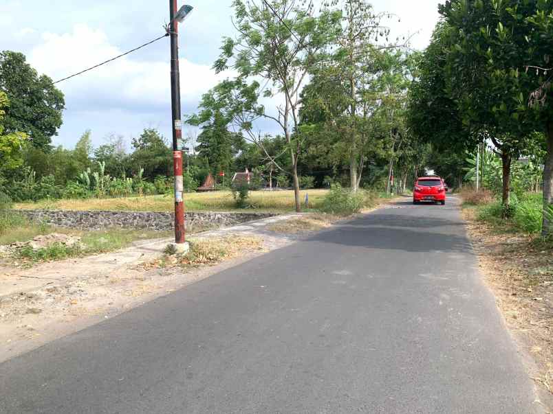 dijual tanah jalan pugeran