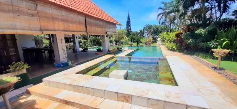 dijual vila dgn pasilitas modern di lovina