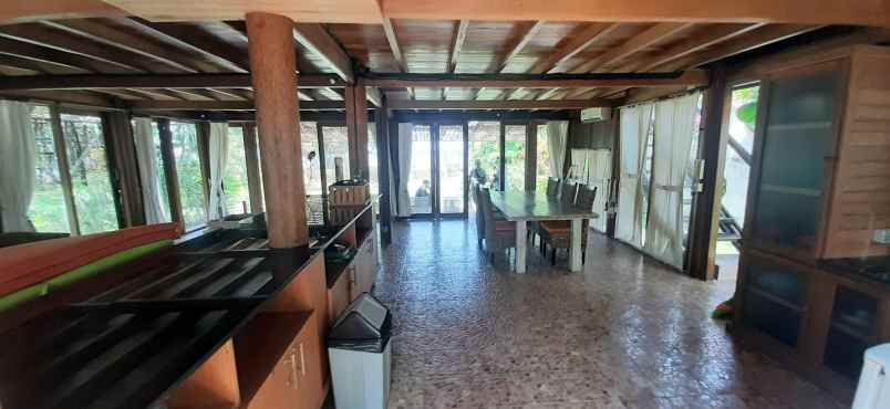 dijual vila dgn pasilitas modern di lovina