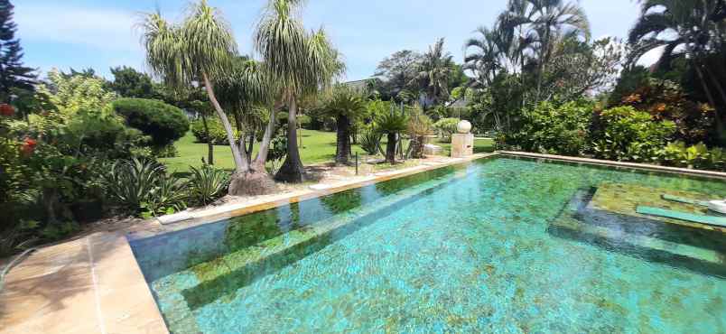 dijual vila dgn pasilitas modern di lovina