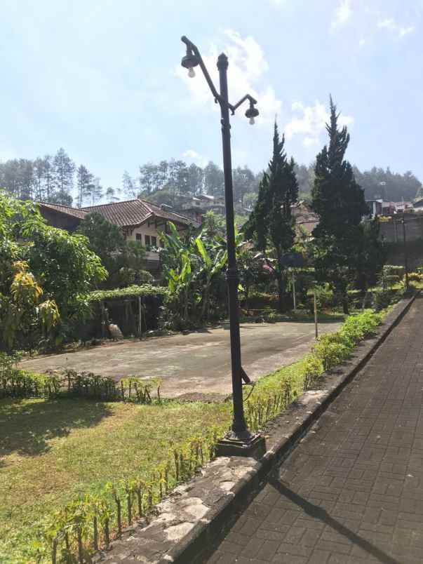 dijual villa cisarua