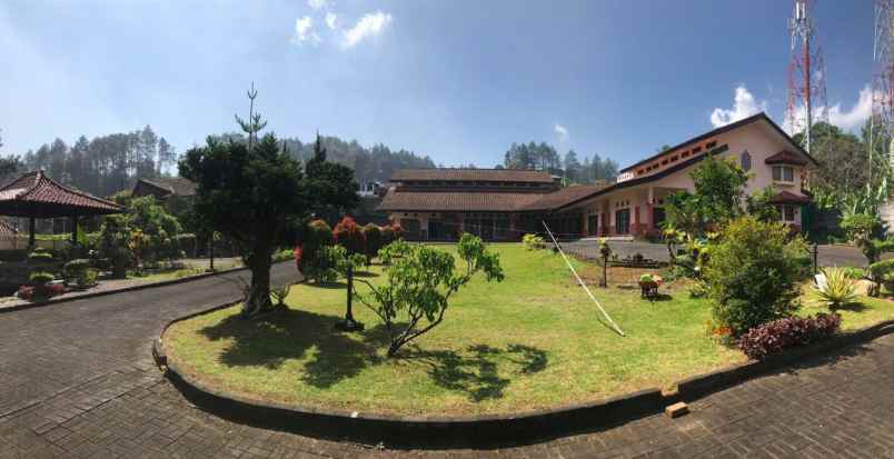 dijual villa cisarua