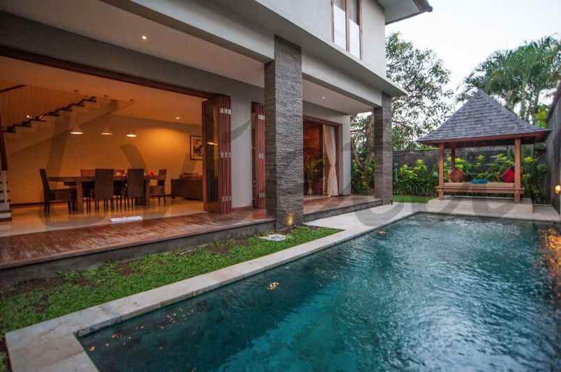 dijual villa dewi saraswati seminyak badung