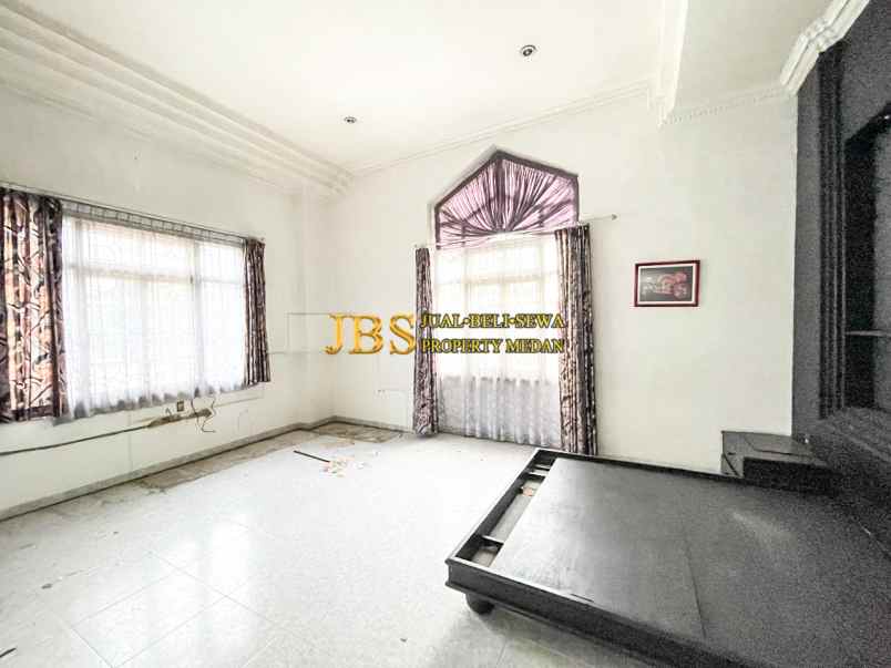 dijual villa jalan multatuli