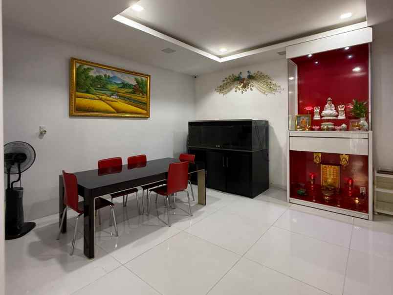 dijual villa komplek evergreen jalan amal ring road