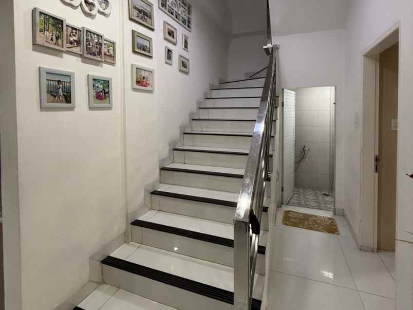 dijual villa komplek evergreen jalan amal ring road