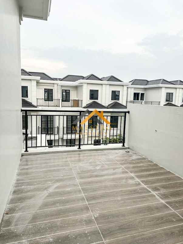 dijual villa komplek jewel park jalan