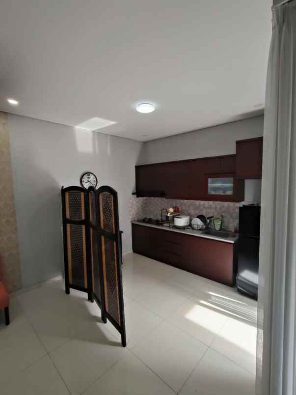 dijual villa oro oro ombo