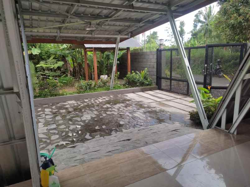 dijual villa pakem