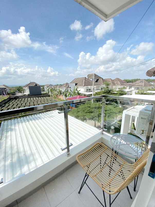 dijual villa villa kota batu dekat