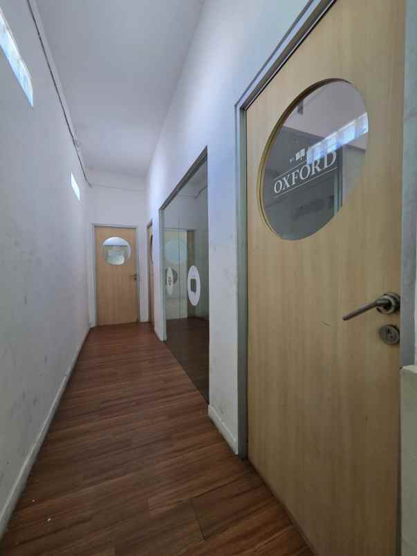 disewakan ruko 4 lantai di klampis jaya