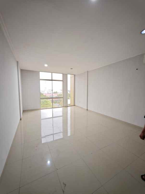 disewakan ruko gudang kantor green village