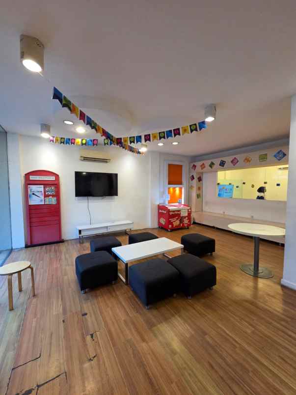 disewakan ruko strategis 3 lantai di raya jemursari