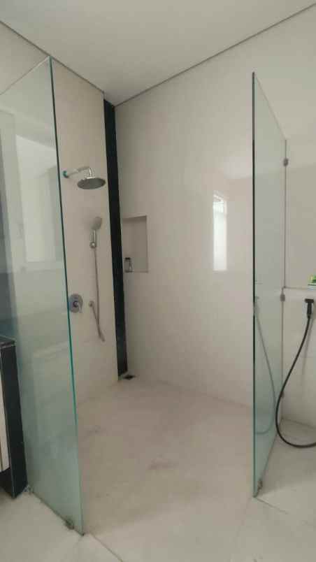 disewakan rumah bukit telaga golf