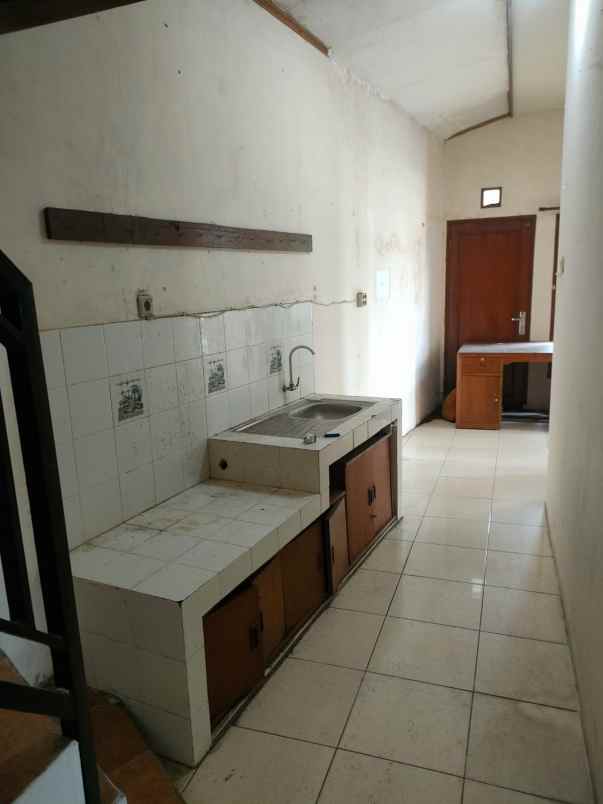 disewakan rumah daerah sariwangi atas