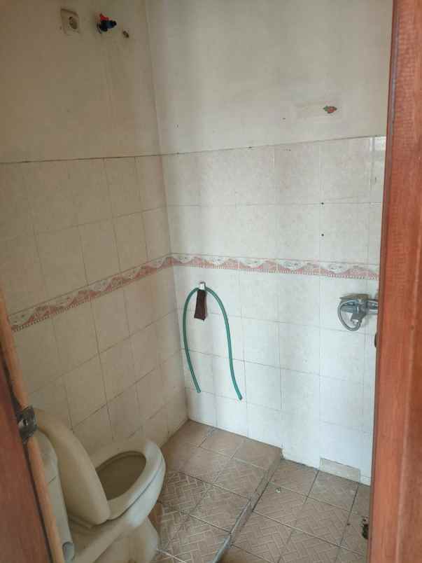 disewakan rumah daerah sariwangi atas