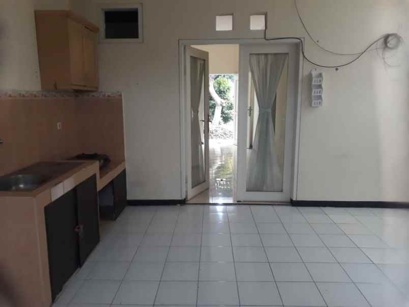 disewakan rumah di daerah sariwangi atas