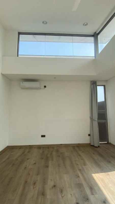 disewakan rumah golf island pik