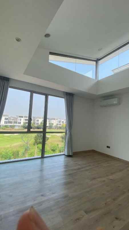 disewakan rumah golf island pik