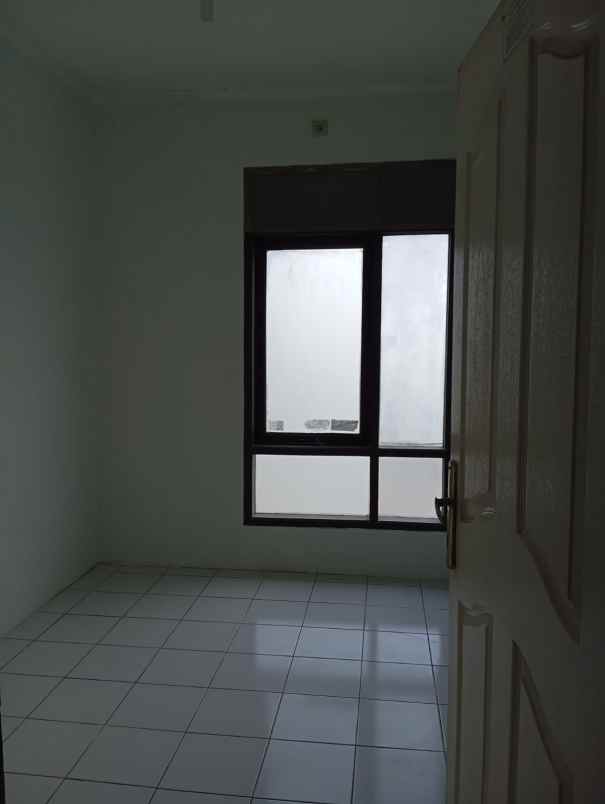 disewakan rumah jalan bukit sariwangi