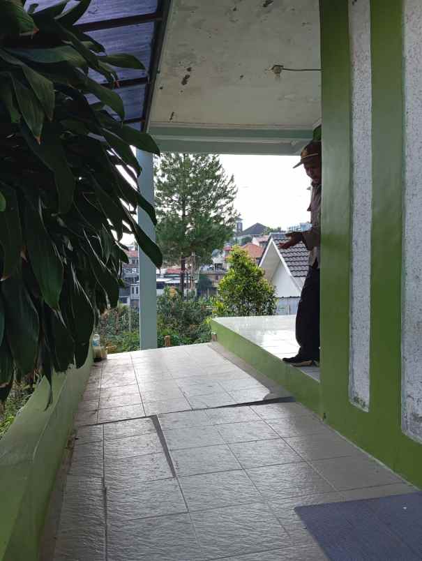 disewakan rumah jalan bukit sariwangi