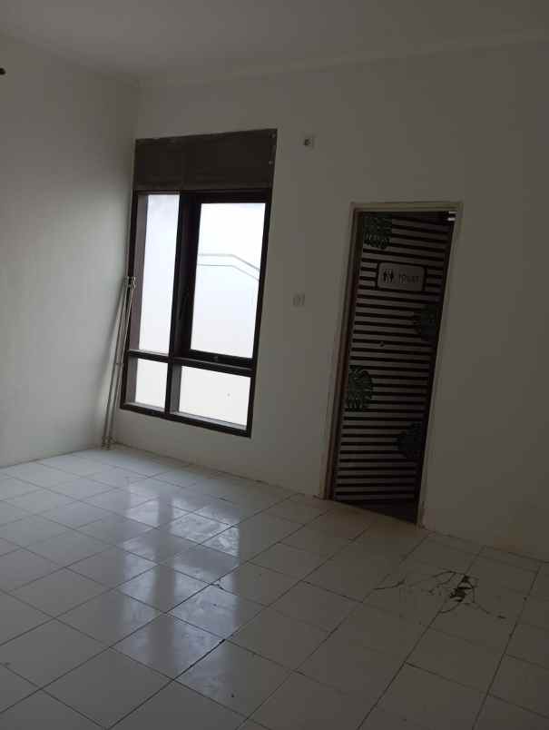 disewakan rumah jalan bukit sariwangi