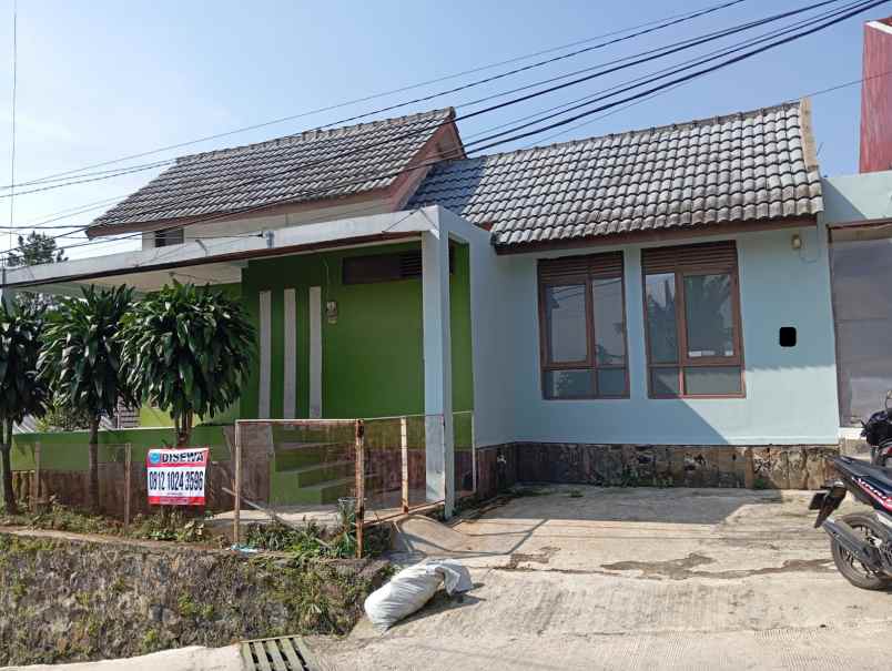 disewakan rumah jalan bukit sariwangi