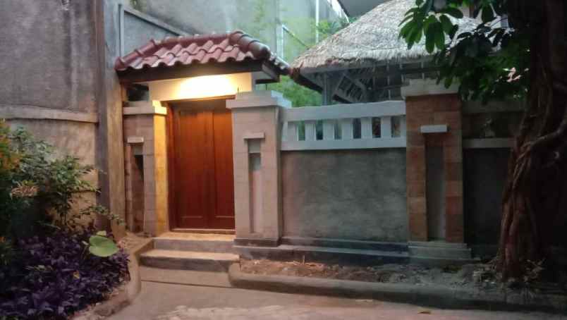 disewakan rumah kemang inside a quiet cluster