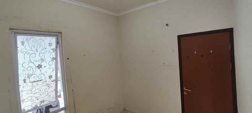 disewakan rumah kgv2 karawang barat