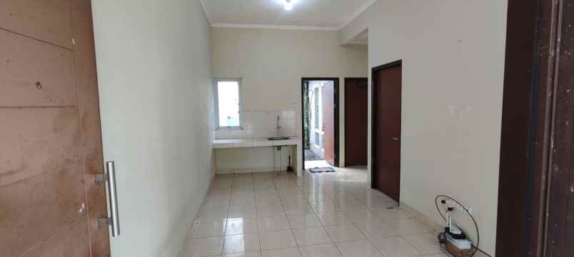 disewakan rumah kgv2 karawang barat