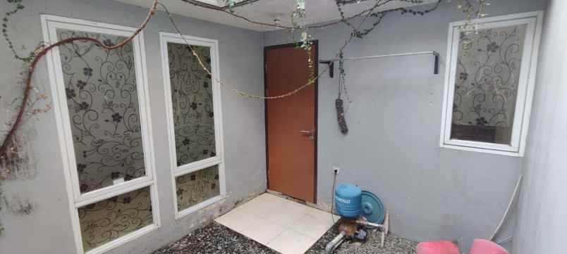 disewakan rumah kgv2 karawang barat