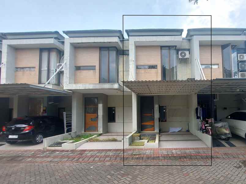 disewakan rumah pantai mentari