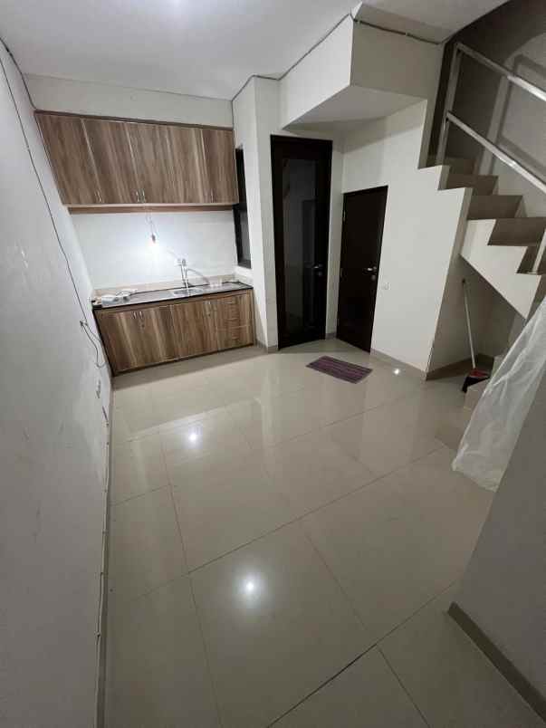 disewakan rumah pantai mentari