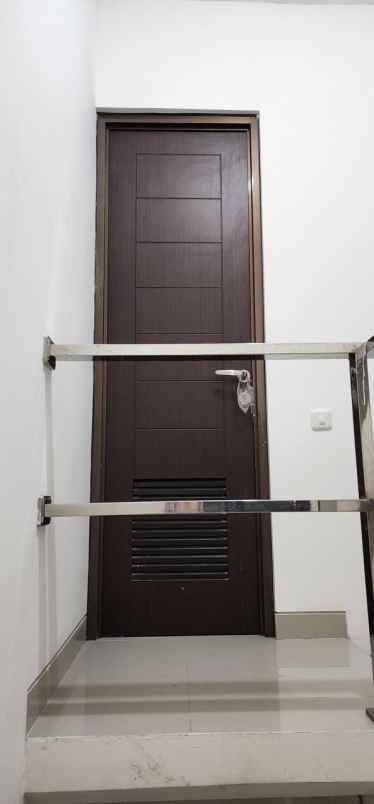 disewakan rumah pantai mentari
