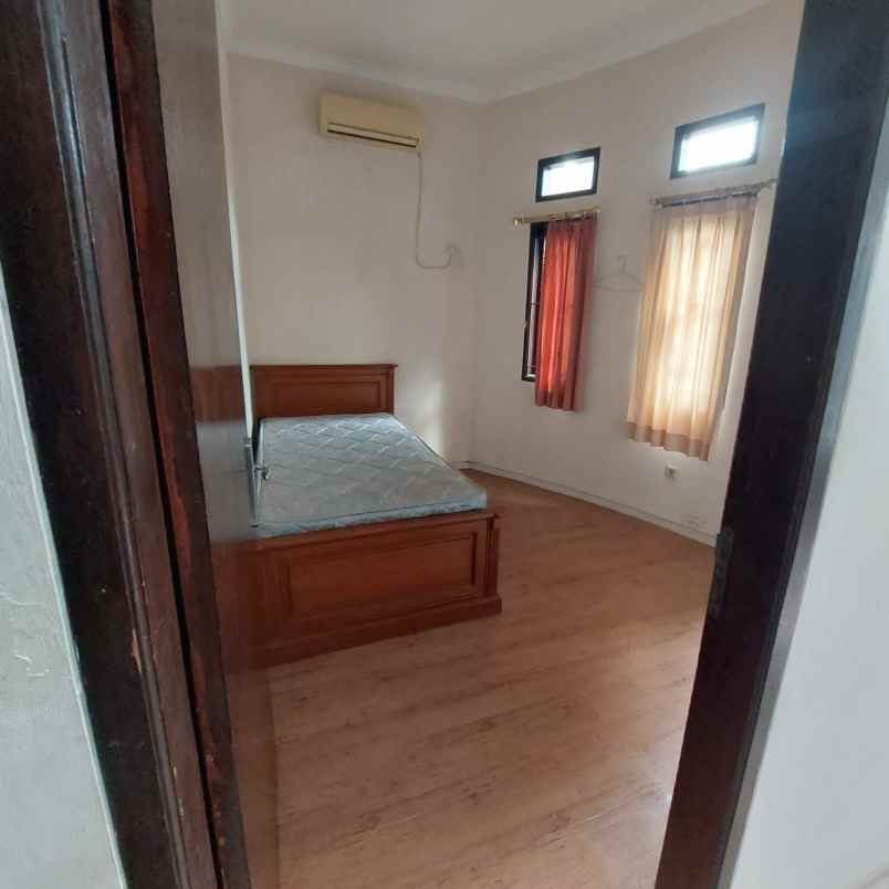 disewakan rumah pondok kelapa